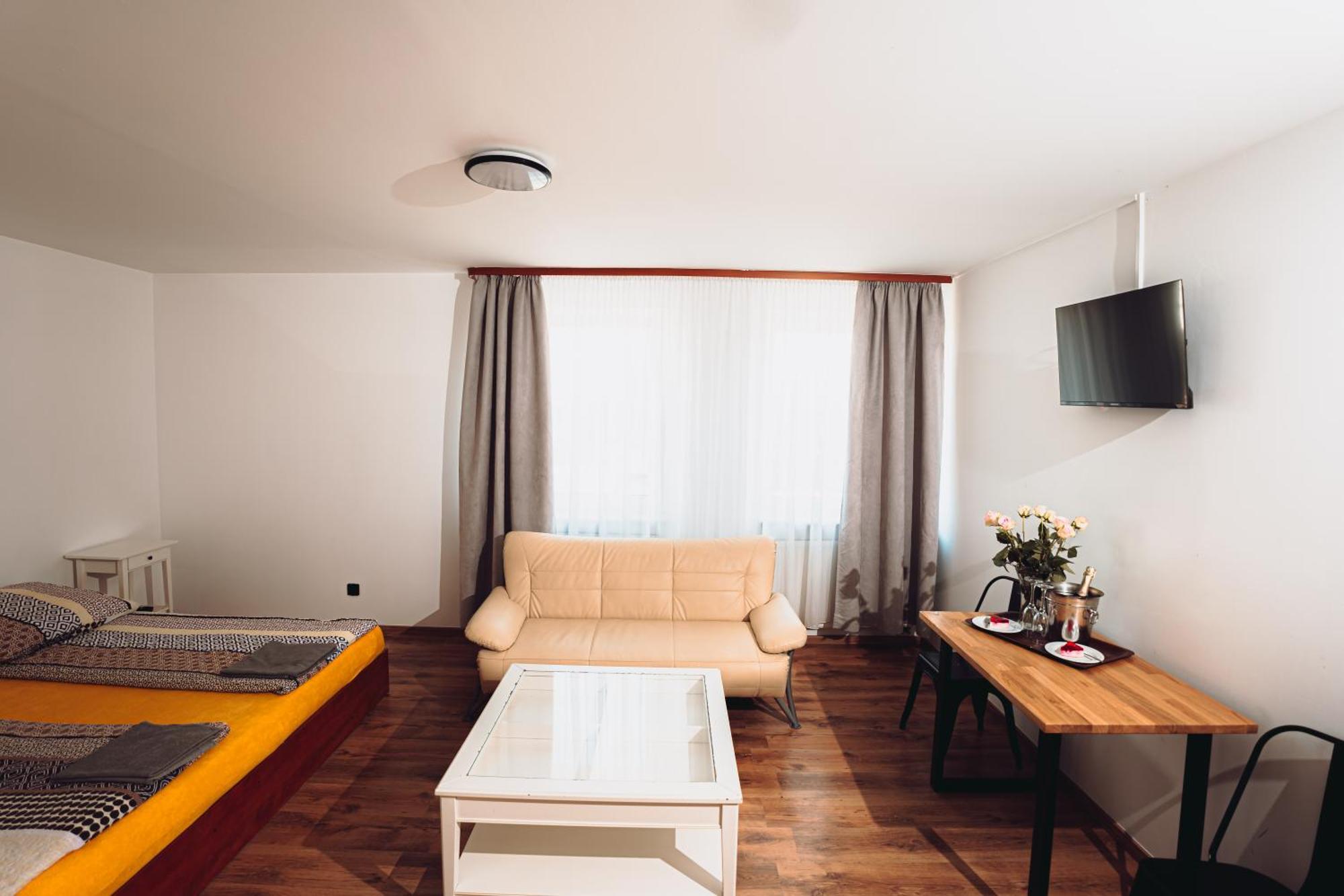 Kalwados Hotel Radzymin Ngoại thất bức ảnh