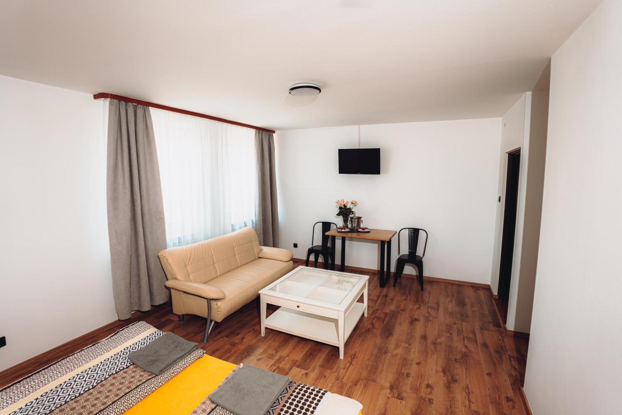 Kalwados Hotel Radzymin Ngoại thất bức ảnh